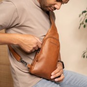 Τσαντάκι Στήθους Δέρμα The Chesterfield Brand Bowey C58.070331 Ταμπά