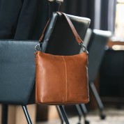 Τσάντα Γυναικεία ώμου Δέρμα The Chesterfield Brand Jen C48.089331 Ταμπά