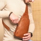 Τσαντάκι Στήθους Δέρμα The Chesterfield Brand Bari C58.033331 Ταμπά ΑΝΔΡΙΚΑ
