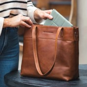 Τσάντα Γυναικεία ώμου Δέρμα The Chesterfield Brand Nola C38.021131 Ταμπά